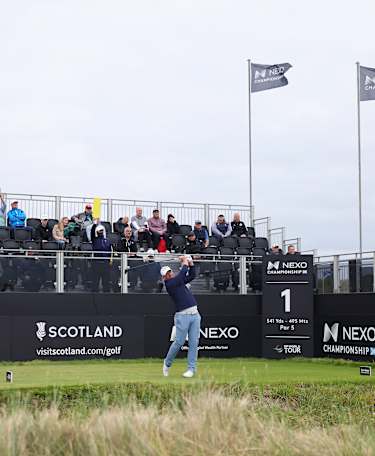 Norris earns two-shot lead after albatross in Scotland