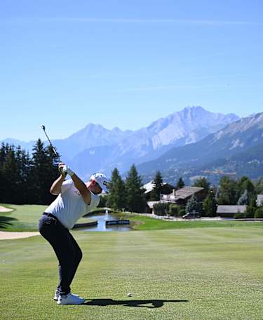 Lawrence surges ahead as final group reach turn in Crans Montana
