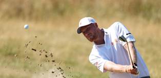 Ruiter leads 19 players through to second stage in Sweden