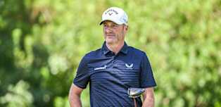Warren extends lead heading into Sunday in Portugal