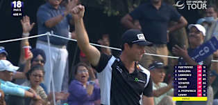 Viktor Hovland holes out for eagle at the 18th