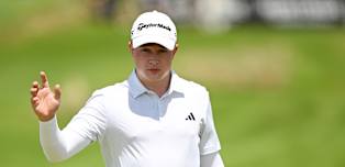 WATCH: Jayden Schaper eagles the fifth in style