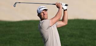 Calum Hill takes lead into final round as Freddy Schott closes gap