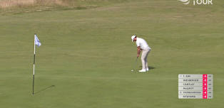 WATCH: Danny Willett rolls putt in from off the 14th green 