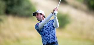 Gouveia holds early lead in Scotland 