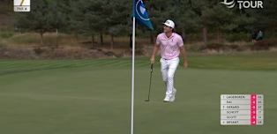WATCH | Up a tier and into the hole for Freddy Schott 