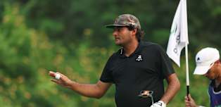 Eugenio Chacarra hits the front ahead of long final day in India