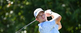 Van der Vight goes low to lead in Italy