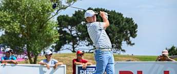 Gough takes solo lead into final day of Blot Play9