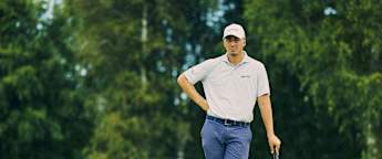 Hammer maintains slender advantage in Estonia