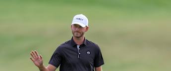 Ejlersen produces late blitz to lead in Sweden