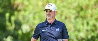 Warren extends lead heading into Sunday in Portugal