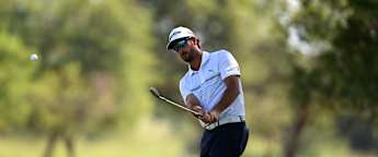 Van der Merwe retains SDC Open lead following late birdie blitz