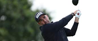 Farr makes fast start to lead in Ireland