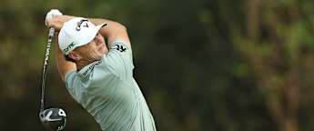 Berry fires course record to share Kolkata lead