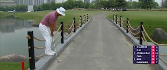 WATCH: Zecheng Dou forced to play on the bridge at the last