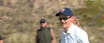 Daan Huizing opens up with a birdie from downtown