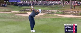 Nicolai Højgaard birdies the tenth to move into solo lead