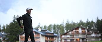 Richard Mansell and Ivan Cantero tied at the top as fog disrupts first day in the mountains