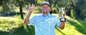 Who has the most wins in one season on the HotelPlanner Tour?