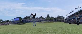 Rory McIlroy finishes second round with a flourish 