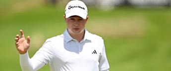 WATCH: Jayden Schaper eagles the fifth in style