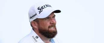 WATCH: Shane Lowry holes 75-foot birdie putt at the 15th