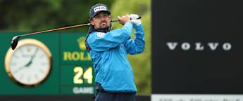 WATCH | Quim Vidal gets creative to set up birdie on the eighth