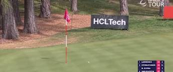 Paul Casey sets up birdie to join to lead