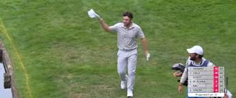 WATCH | Alex Fitzpatrick chips in to make the cut at Wentworth