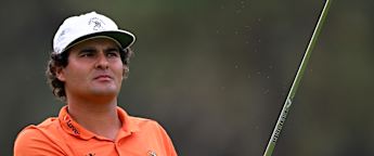 WATCH: Eugenio Chacarra holes long putt for third straight birdie