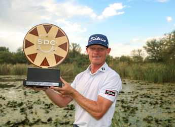 Viljoen comes through play-off to seal maiden HotelPlanner Tour title