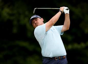 Albertse moves two clear in Ireland