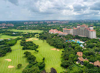 Why Hong Kong golfer is carrying a right and left-handed putter at the Hainan Classic