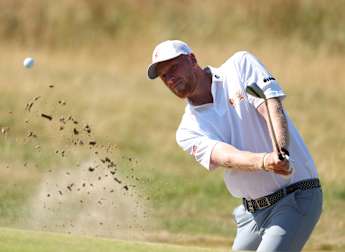 Ruiter leads 19 players through to second stage in Sweden
