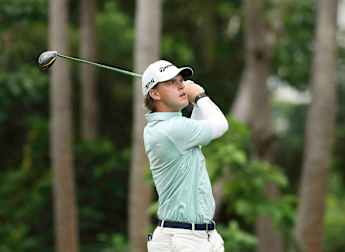 Van der Vight surges into Hainan Open lead