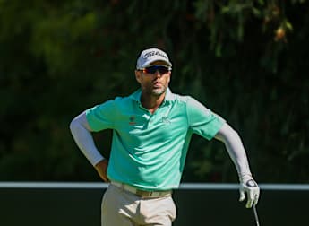 Fisher Jnr takes narrow lead into weekend in Cape Town