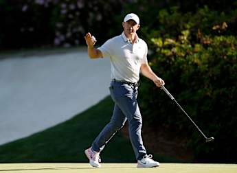 Rory McIlroy leads heading into final round