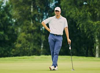 Hammer maintains slender advantage in Estonia