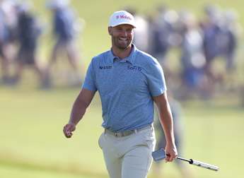 Wyndham Clark holds four shot lead as opening round of U.S. Open suspended due to darkness