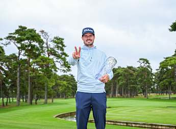 Blomstrand seals third HotelPlanner Tour victory on home soil