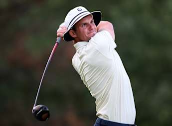 Lumsden holds halfway lead in Poland