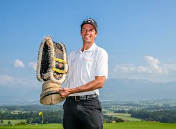 Mory holds nerve to clinch play-off win in Switzerland