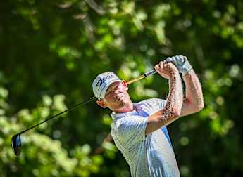 Viljoen charges to the front in France