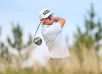 Mason hits the front in Finland