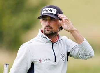 Vidal holds two-shot lead in Scotland 