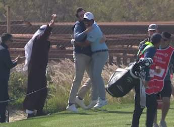 WATCH: Pablo Larrazábal makes hole-in-one at the second in Bahrain