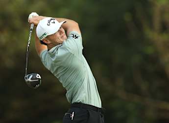 Berry fires course record to share Kolkata lead