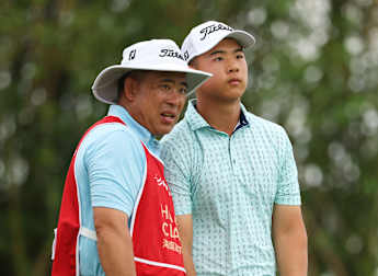 Xunshu and Yanhan Zhou write another chapter in remarkable father-son story