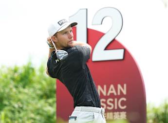 Graduates climb Race to Dubai Rankings